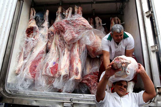 Anvisa veta comércio de carne de três alvos de operação da PF
