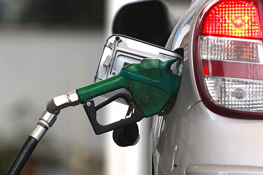 Gasolina sobe em 18 estados e atinge maior valor em 1 ano