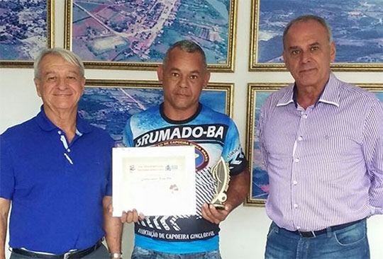 Capoeira Ginga Brasil agradece prefeitura de Brumado na conquista do troféu Berimbau de Ouro