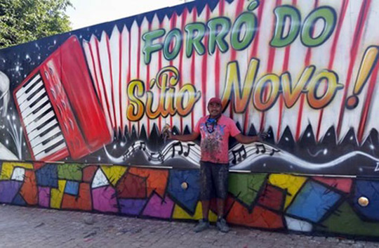 Grafiteiro Lúcio Art’s realiza trabalho de ambientação no espaço do Forró do Sítio Novo 2016