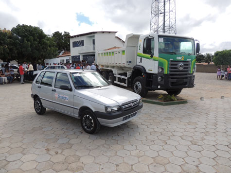 Guajeru: Prefeito recebe adutora, equipamentos e obras do governador