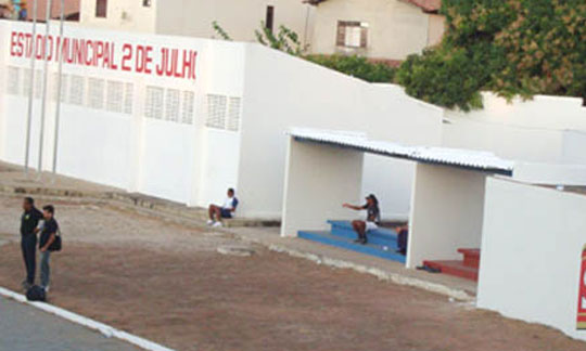 Guanambi: Obras do Estádio 2 de Julho serão iniciadas em breve, garante Ivana Bastos