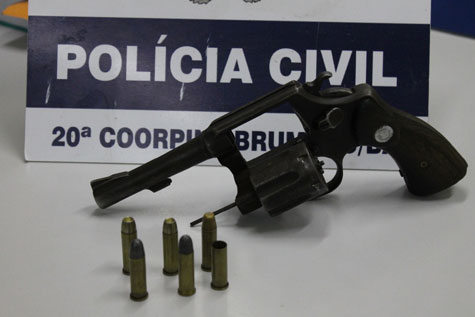 Brumado: Polícia detém homem que exibia revólver em via pública