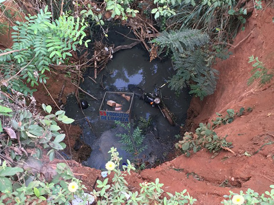 Homem que caiu em esgoto na BR-430 está em estado grave em Caetité