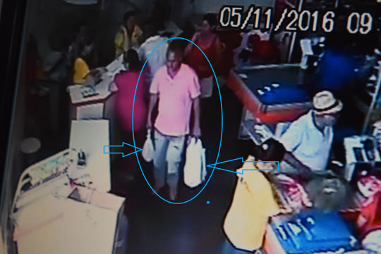 Homem aplica golpes e leva cadeados de supermercados em Brumado