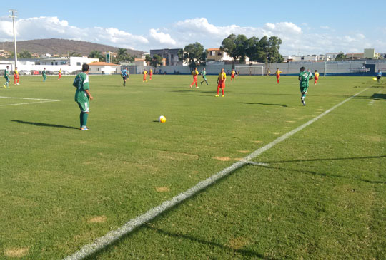 Brumado vence Igaporã e garante vaga na segunda fase do intermunicipal de futebol