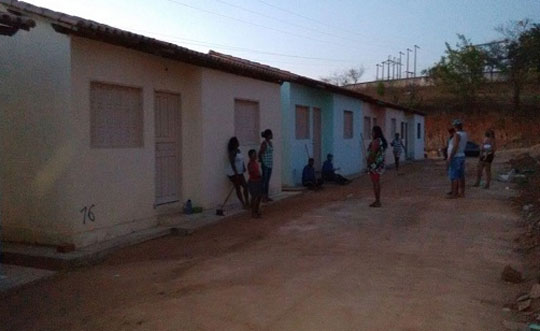 Populares invadem residências do Minha Casa, Minha Vida em Igaporã