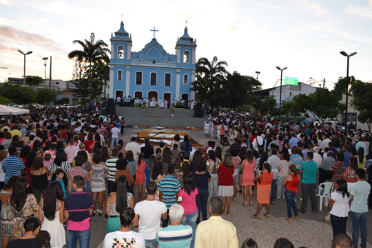 Missa e procissão marcam as celebrações do Corpus Christi em Brumado