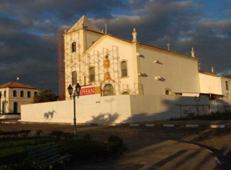 Igreja e teatro são restaurados em Rio de Contas