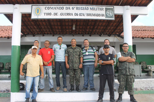 Tiro de Guerra homenageia imprensa brumadense com café da manhã