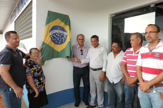 Brumado: Aguiberto inaugura Colégio Manoel Fernandes em Ubiraçaba