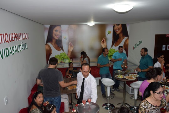 Praticook inaugura maior showroom de comidas naturais, diet e light em Brumado