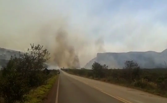 Controlado incêndio que destruiu vegetação na Chapada Diamantina