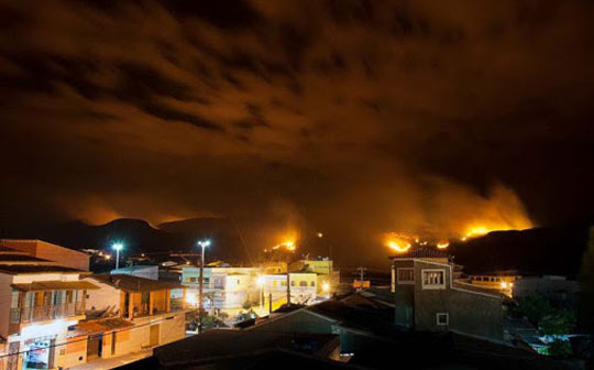 Incêndio florestal em Ibicoara atinge Serra da Águia e assusta moradores
