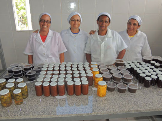 Produtos da indústria de frutas podem fazer parte da alimentação escolar em Brumado