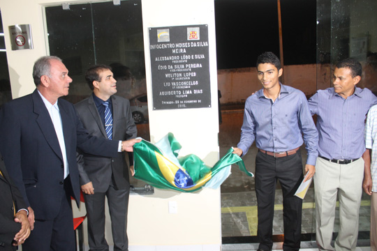 Câmara de Vereadores entrega Biblioteca e Infocentro à população de Brumado