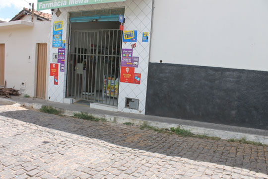 Brumado: Comerciantes 'atrás das grades' e bandidos à solta no São Félix e na Malhada Branca