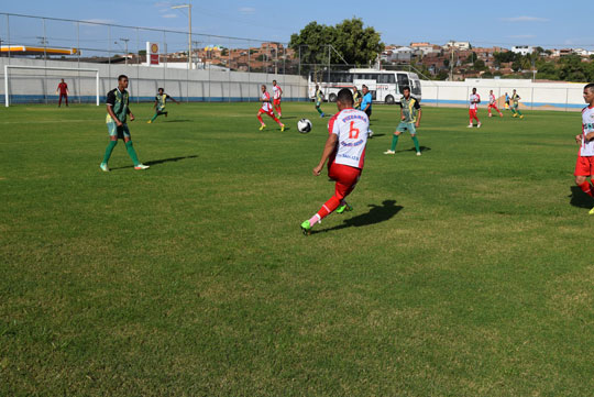 Brumado vence Caetité de virada e pega Itapetinga na próxima fase do intermunicipal de futebol