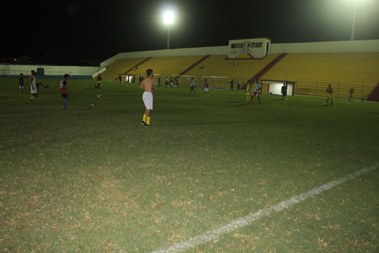 Seleção de Brumado faz treino intensivo para jogo decisivo contra Igaporã no intermunicipal