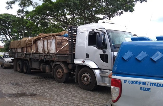Polícia acha 55kg de cocaína em caminhão que transportava sucata em Itabuna