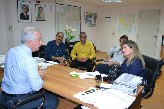 Deputada Ivana Bastos e prefeito eleito de Tanque Novo solicitam reconstrução de trecho da BA-156