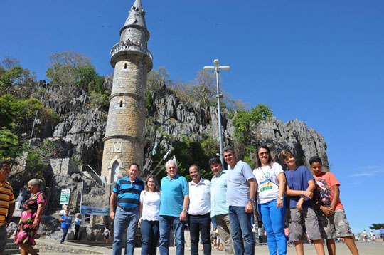 Ivana Bastos participa da Romaria da Terra e das Águas em Bom Jesus da Lapa