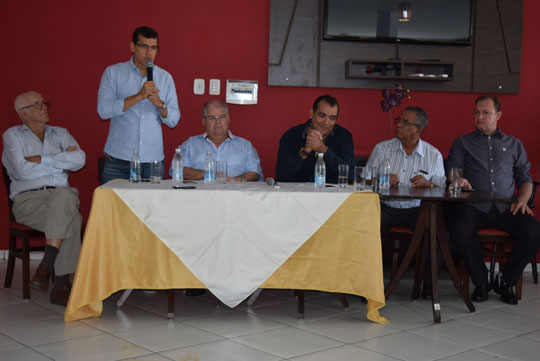Eleições 2016: Advogado e deputado garantem candidatura de Manelão em Brumado
