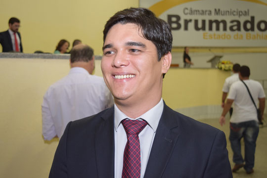 Deputado Vitor Bonfim pode voltar à AL-BA para votar contra Marcelo Nilo