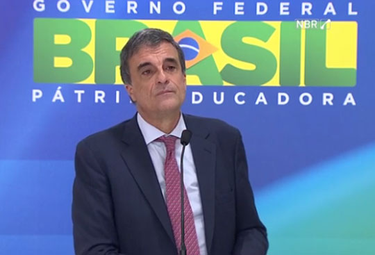 José Eduardo Cardozo: Dilma não cogita renunciar