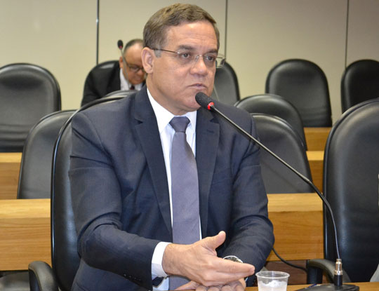 Luciano Ribeiro repudia novamente regime de urgência na apreciação de projetos na AL-BA