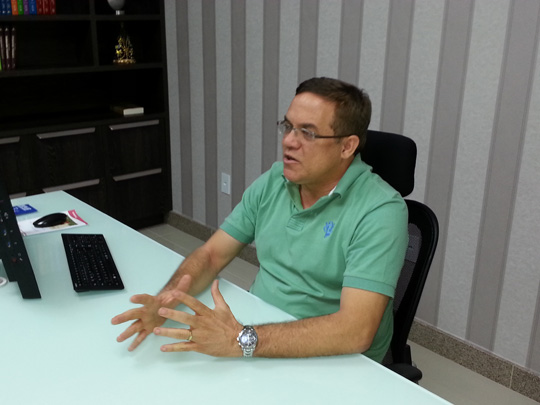 Deputado Luciano Ribeiro denuncia falta de professor em escola estadual de Tanhaçu