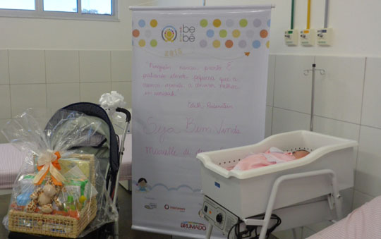 Prefeito de Brumado entrega ‘kit bebê perfeito’