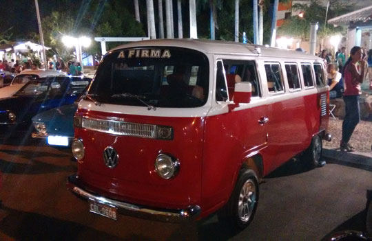 Encontro de carros antigos reúne saudosas marcas em Brumado