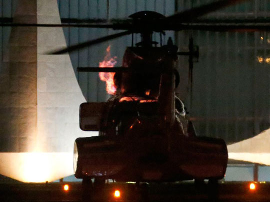 Helicóptero que transporta Dilma solta labaredas de fogo