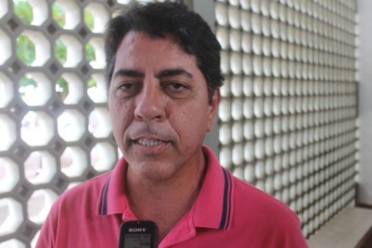 'Teremos de apertar o cinto e manter o equilíbrio das contas em 2016', diz prefeito de Lagoa Real
