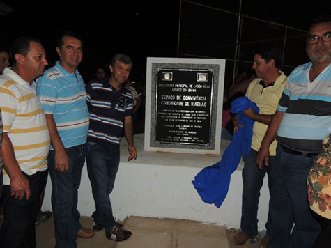Lagoa Real: Comunidade de Riachão recebe quadra poliesportiva