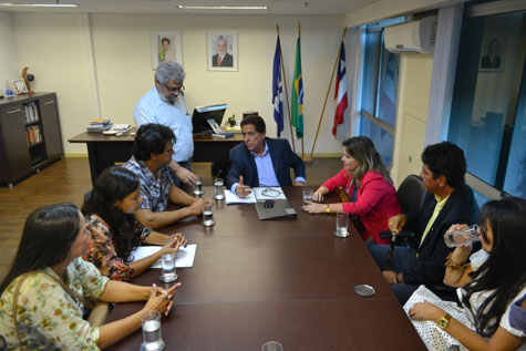 Lagoa Real: Prefeito Zezinho apresenta demandas ao secretário de Educação da Bahia