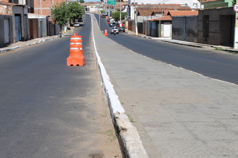 Brumado: Prefeitura manda limpar e pintar avenida para recepcionar Rui Costa