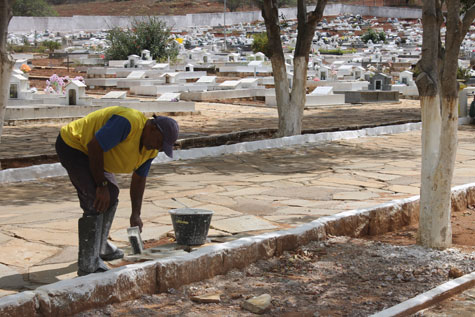 Brumado: Cemitérios estão sendo preparados para o dia de finados
