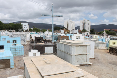 Brumado: Cemitérios estão sendo preparados para o dia de finados