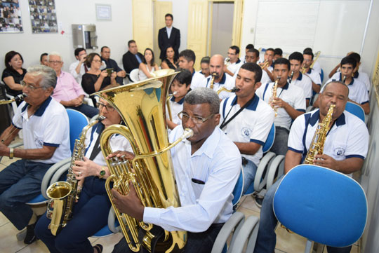 Cinquentenária Lira Ceciliana Brumadense forma novos músicos para manter a tradição