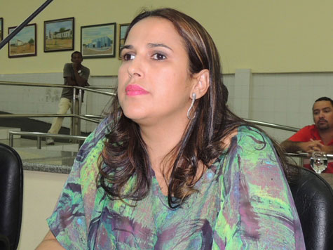 Vereadora solicita inclusão de cargo de instrutor de Libras na prefeitura de Brumado