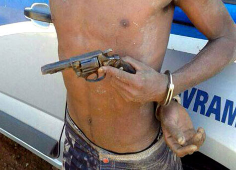 Livramento: PM prende bandidos que roubaram R$ 15 mil de empresário em Contendas do Sincorá