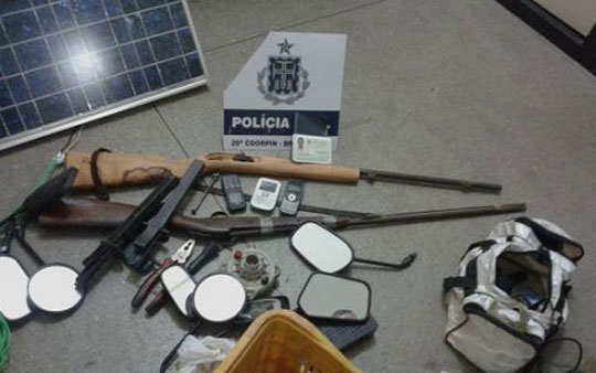 Livramento: Polícia recupera trator roubado e apreende armas e peças de moto