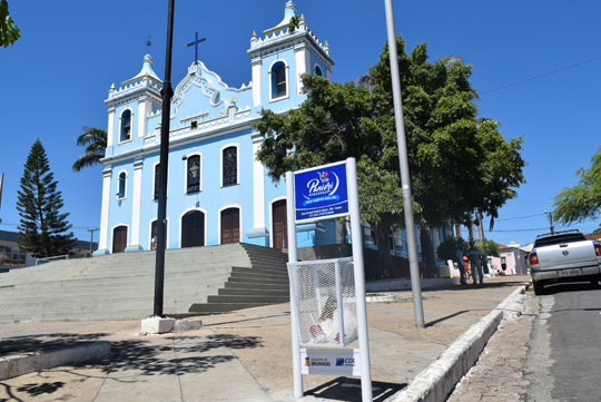 Lixeiras publicitárias são instaladas em Brumado