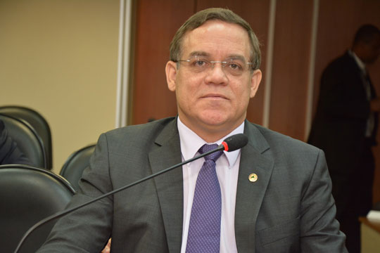 Deputado Luciano Ribeiro quer aprovar projeto que institui política estadual do semiárido