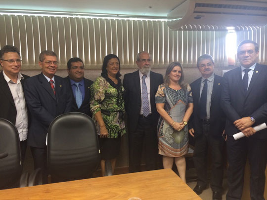 Em reunião da Comissão da Fiol, deputado Luciano Ribeiro levanta questionamentos sobre a obra