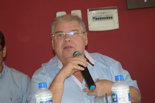 Deputado Lúcio Vieira Lima diz que sairá nu se Manelão não for candidato em Brumado