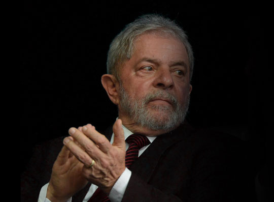 Procuradoria revela que 'há evidências' de que Lula recebeu dinheiro desviado da Petrobrás