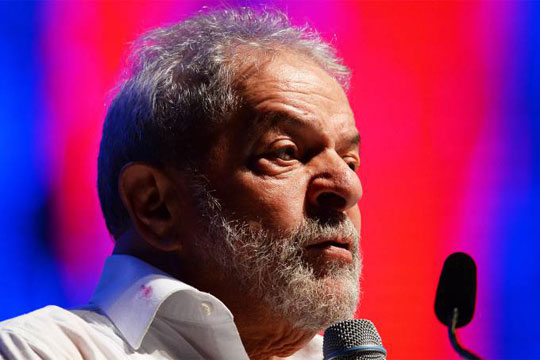 Ségio Moro é chamado de 'incapaz' na página de Lula no Facebook